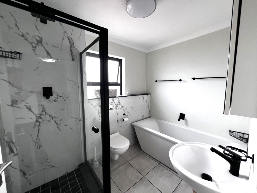 To Let 2 Bedroom Property for Rent in Table View Western Cape